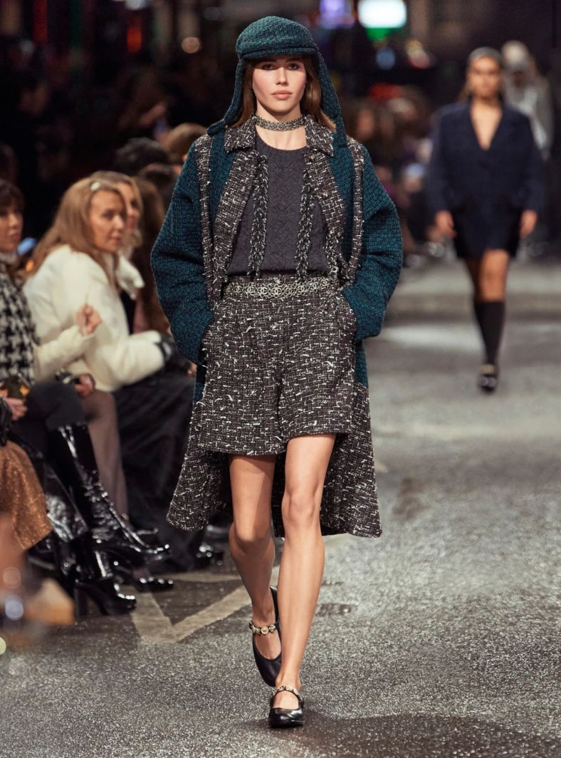 넷플릭스 이 사랑 통역 되나요? 9화 고윤정(도라미) 샤넬 착장 정보 | 핑크 체크 투피스 + 트위드 코트