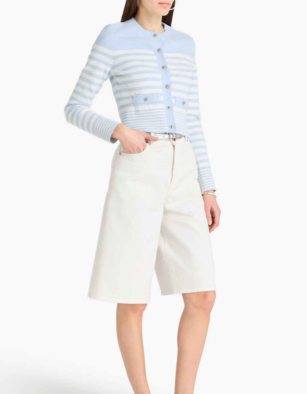 Sandro 스트라이프 부클레 니트 코튼 혼방 카디건 라이트블루 착용 이미지