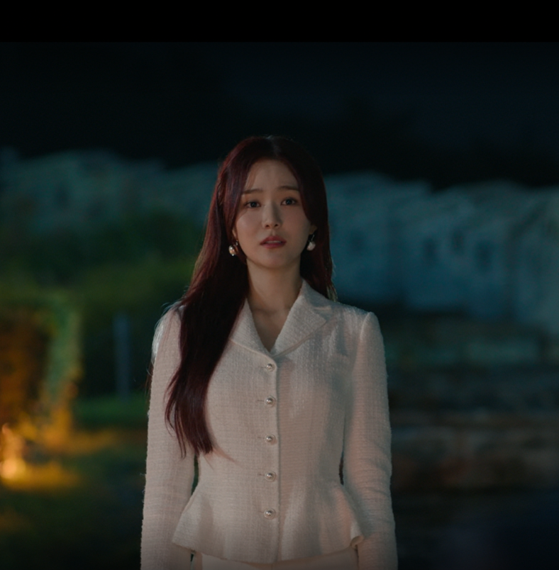 판사 이한영 9화 오세영(유세희) 신시얼리준 미로스 세러모니 재킷 착용 장면